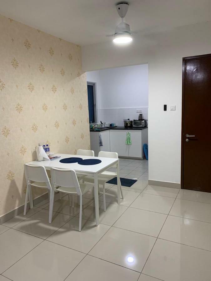 Putra 1 Pool Homestay Bandar Seri Putra Kampong Sungai Buah Exterior photo